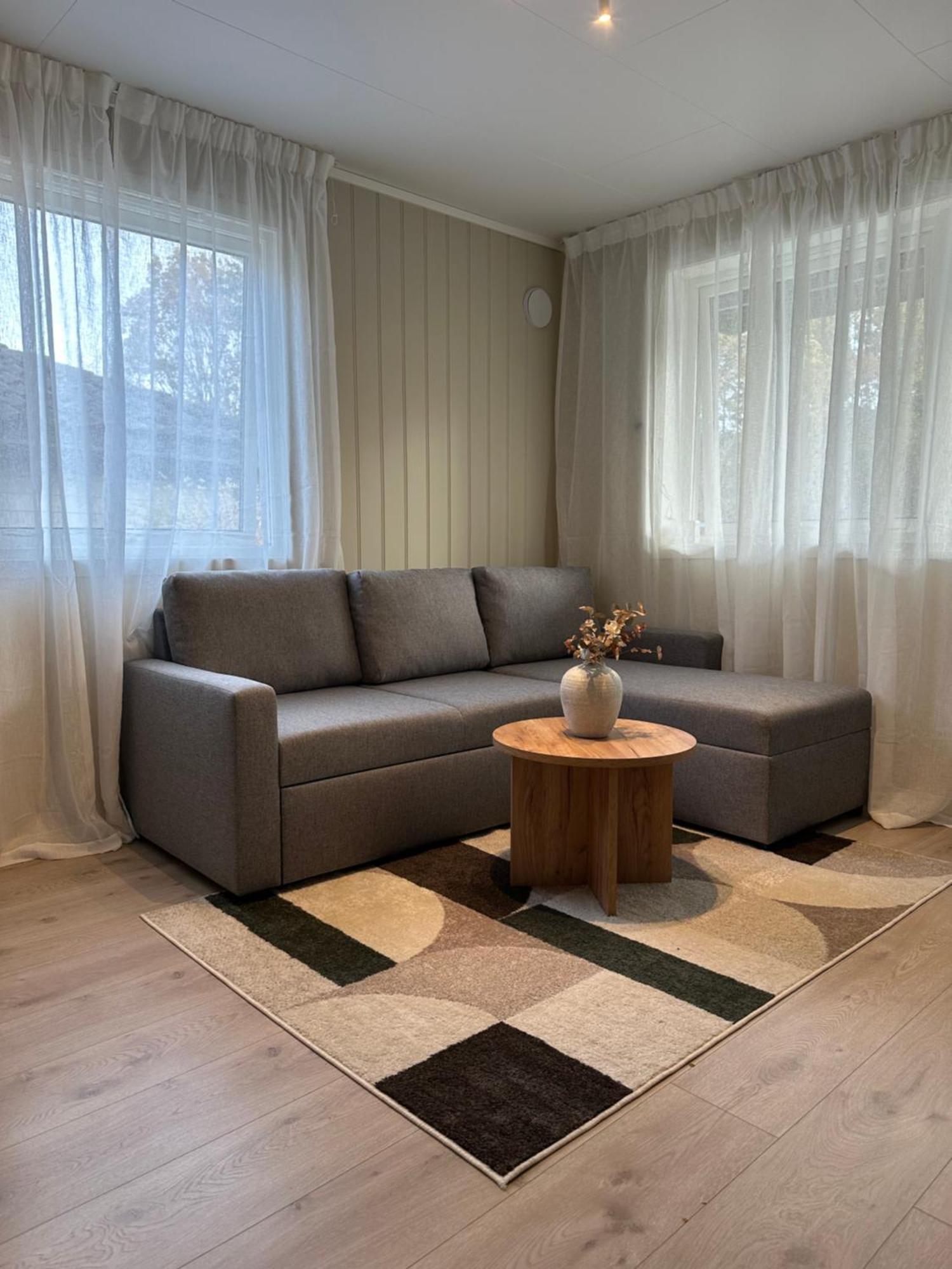 Lys Rent Og Trivelig Hybelleilighet Κρίστιανσαντ Εξωτερικό φωτογραφία