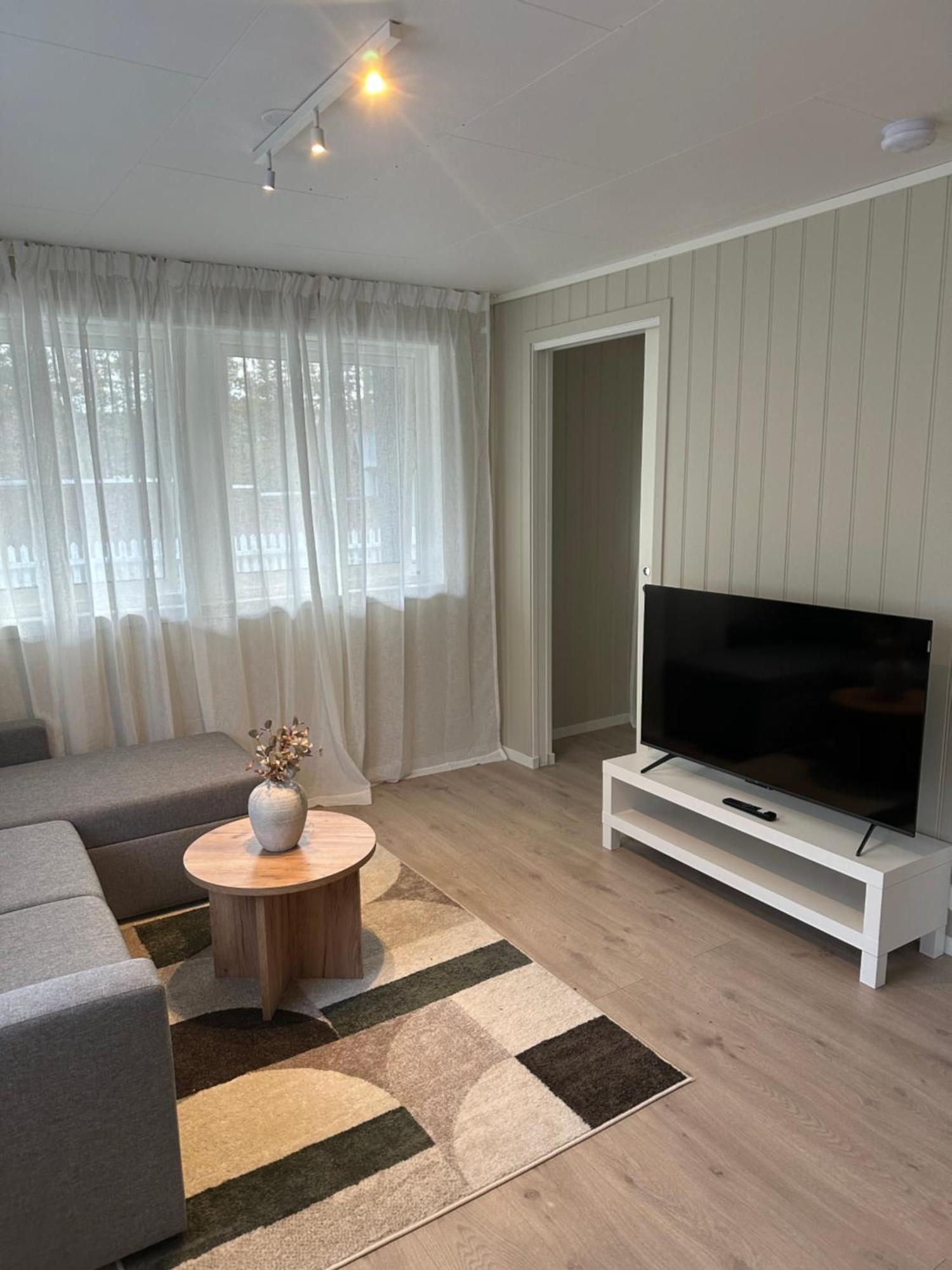 Lys Rent Og Trivelig Hybelleilighet Κρίστιανσαντ Εξωτερικό φωτογραφία